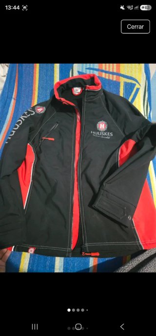 Chaqueta Huuskes Negra y Roja