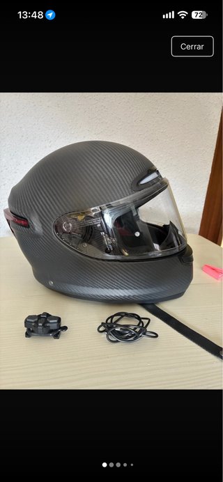 Casco de Moto con Acabado en Carbono marca livall