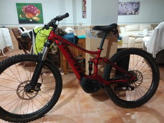 Bicicleta Eléctrica de Montaña Giant Roja