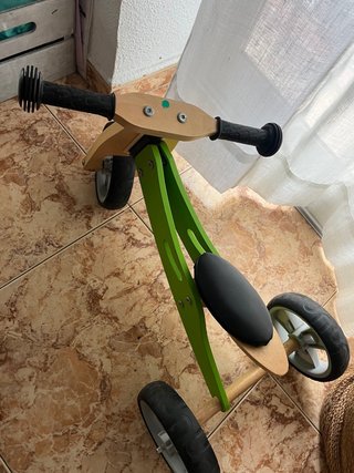 Triciclo evolutivo de madera