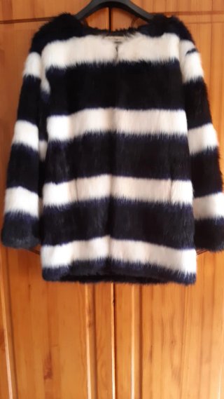 Chaquetón de pelo a rayas