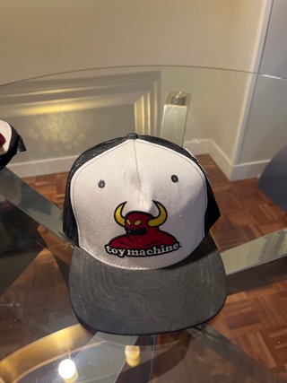 Gorra Toy Machine