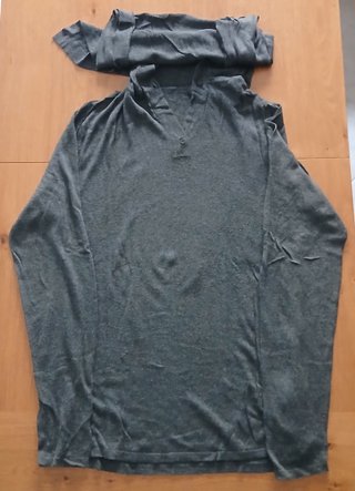 Jersey Gris con Bufanda Integrada