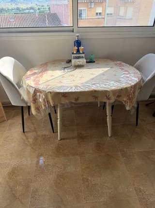 Mesa Redonda con 2 Sillas