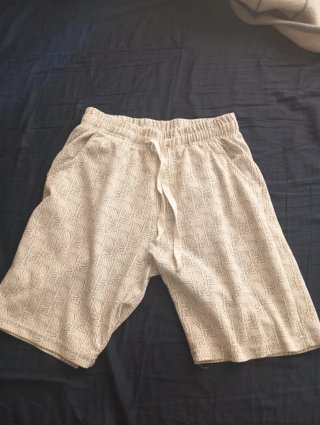 Pantalón corto blanco con estampado