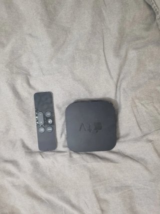 Apple TV con mando