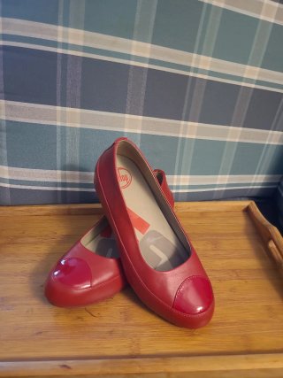 Zapatos FitFlop de piel roja plataforma 4cm núm 38