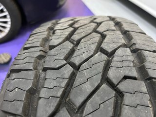 4 Neumáticos Bridgestone 235/60/17 108H 109€unidad
