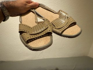 Sandalias de mujer beige Miden 24,2 cm