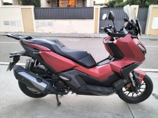 Honda ADV 350 Maxi Scooter Roja
