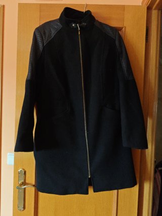 Abrigo de paño negro Dandara