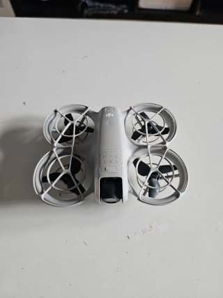 Dron DJI Neo