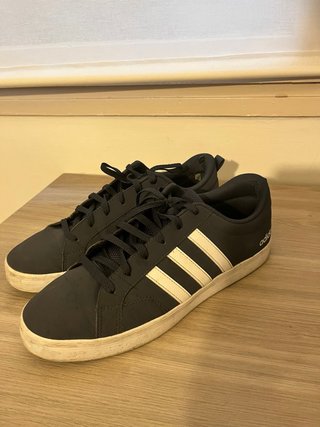 Zapatillas Adidas Azules y Blancas