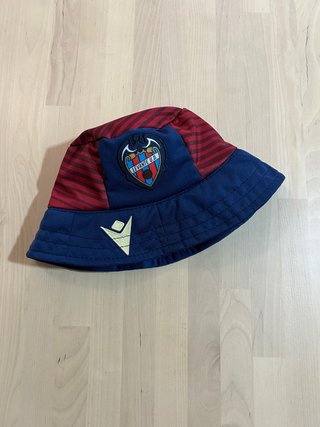 Gorro Piluso Levante U.D.