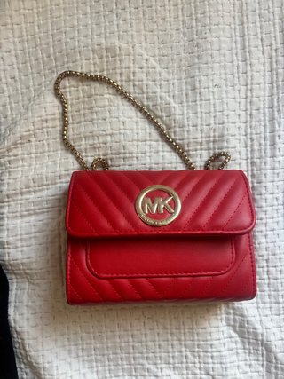 Bolso MK Rojo No es de marca Está nuevo