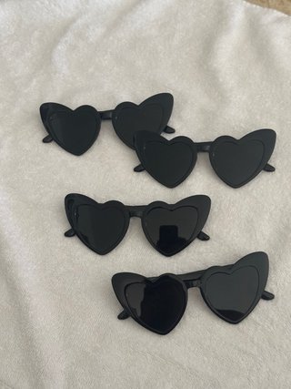 Set de 4 Gafas de Sol Corazón