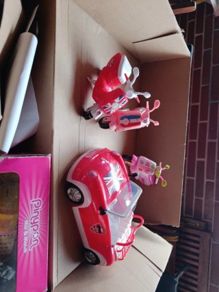 Set Auto e 3 Vespa Pancia con caschi.