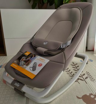 Mecedora Compacta Joie Meet Dreamer