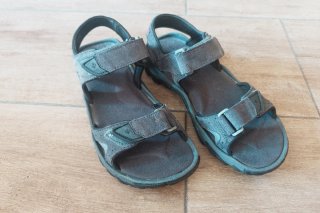 Sandalias de niño grises