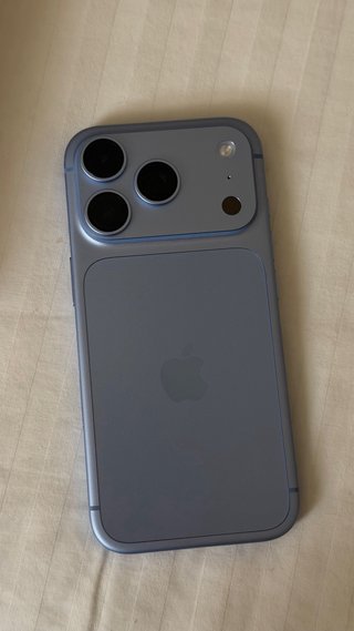 iPhone 18 Pro Glacier