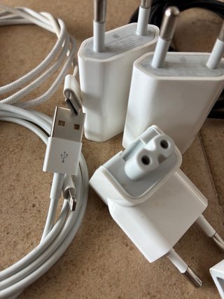 Lote de Cables y Adaptadores Apple (y otros)