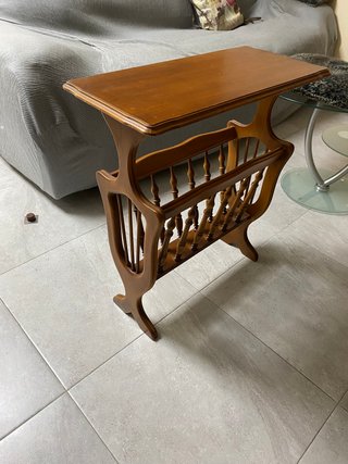 Mesa Auxiliar Revistero de Madera
