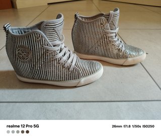 Sneakers Guess con zeppa argento