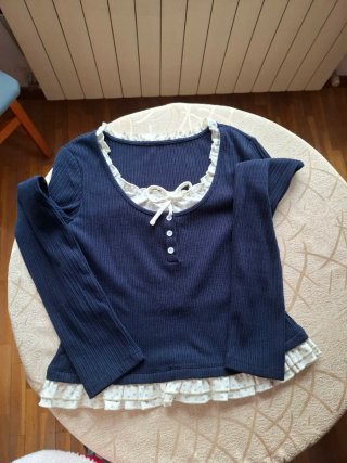 Jersey Azul Marino con Detalle de Volantes
