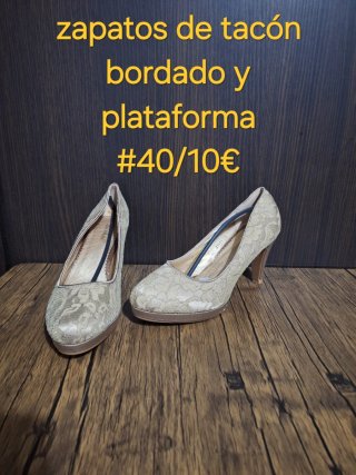 Zapatos de Tacón y Plataforma Beige Talla 40