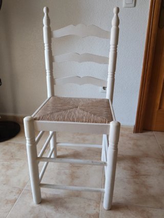 Set de 4 sillas de madera de pino blancas
