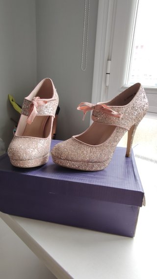 Zapatos de tacón con purpurina