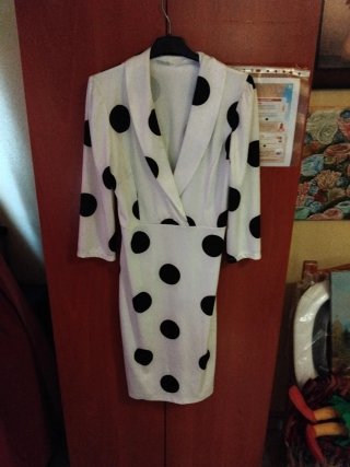 Vestido Entallado de Lunares Talla S
