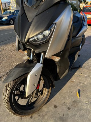 Yamaha Xmax 300