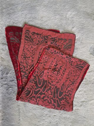 Sciarpa Elegante in Velluto Devoré Rosso Bordeaux