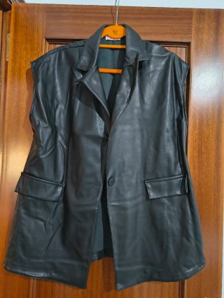Chaqueta sin mangas negra