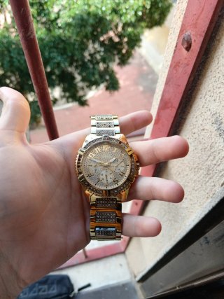 Reloj Guess Frontier Dorado