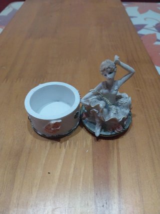 Joyero con Figura de Bailarina