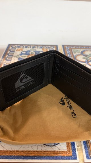 Cartera de cuero negra Quiksilver