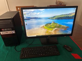 Ordenador de sobremesa  0,25 TB SSD con monitor LG