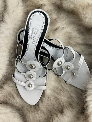 Sandalias de tacón Latouche blancas