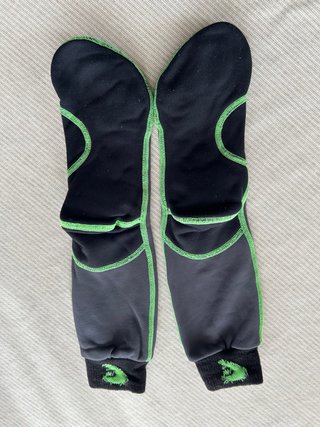 Calcetines de Forro Polar Negros y Verdes