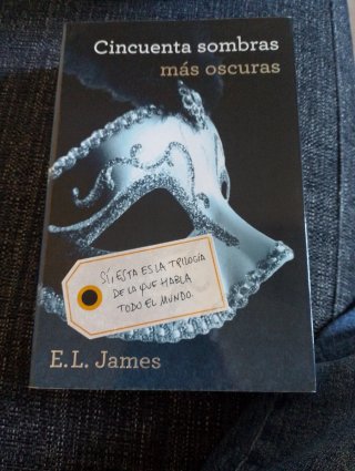 Cincuenta sombras más oscuras