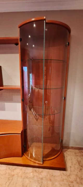 Mueble Bar con Vitrina Curva
