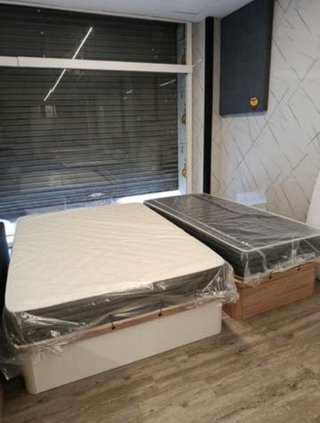 Set di materassi e divani-letto