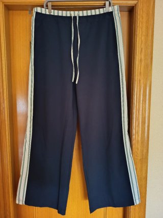 Pantalón Azul con Franjas Laterales
