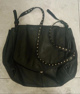 Bolso Zara Negro con Tachuelas