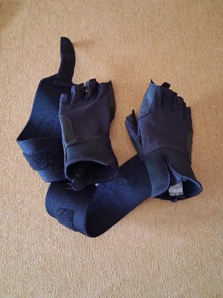 Guantes de Gimnasio con Muñequera