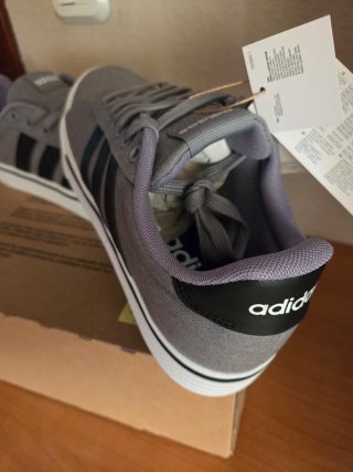 Zapatillas adidas Gris y Negro