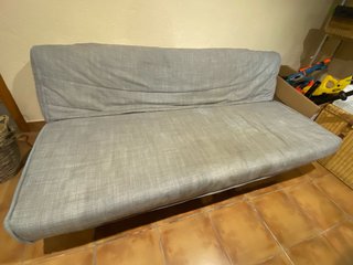 Divano letto Ikea grigio in regalo