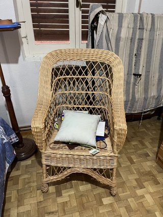 Sillón de mimbre y ratán